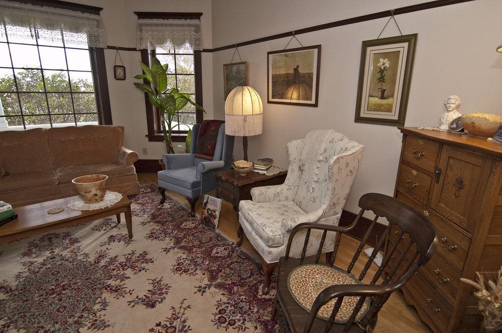 Sproule Heritage Bed & Breakfast Стратмор Экстерьер фото