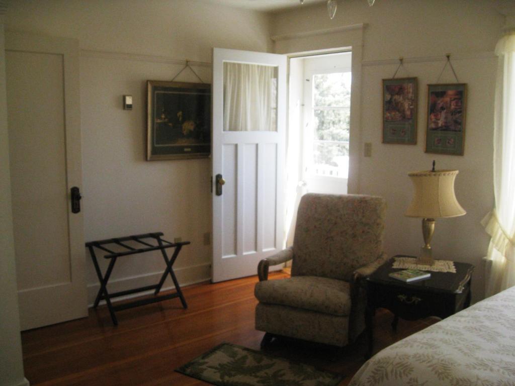 Sproule Heritage Bed & Breakfast Стратмор Экстерьер фото