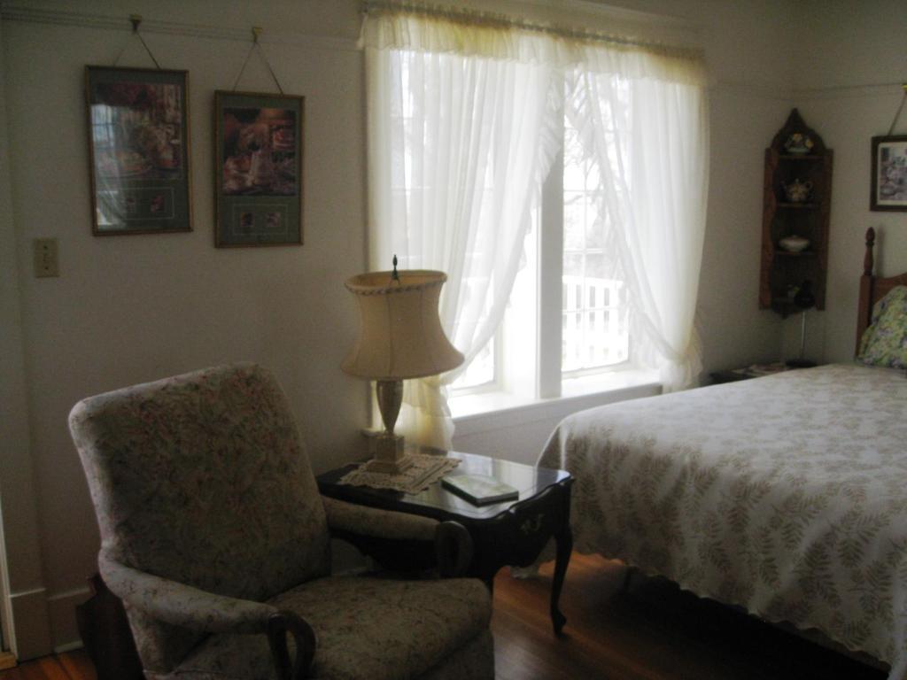 Sproule Heritage Bed & Breakfast Стратмор Экстерьер фото