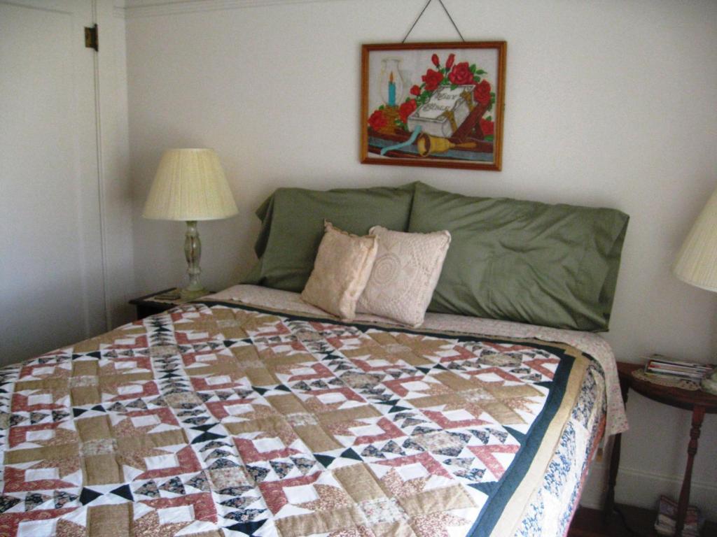 Sproule Heritage Bed & Breakfast Стратмор Экстерьер фото